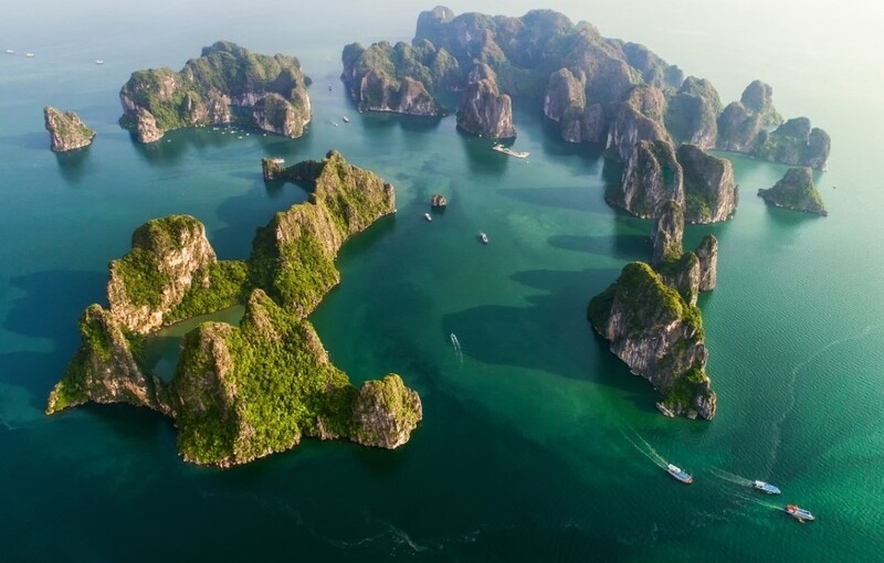 Explore Bai Tu Long Bay